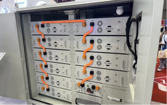 Cabinet Battery: The “Electricity Insurance Box” of the Industrial World