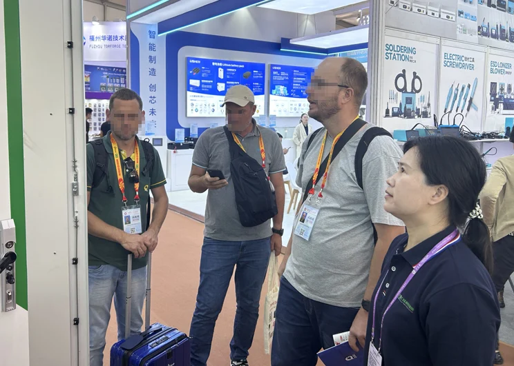 The third day of the Shanghai Huijue Canton Fair kept on getting increasingly hot