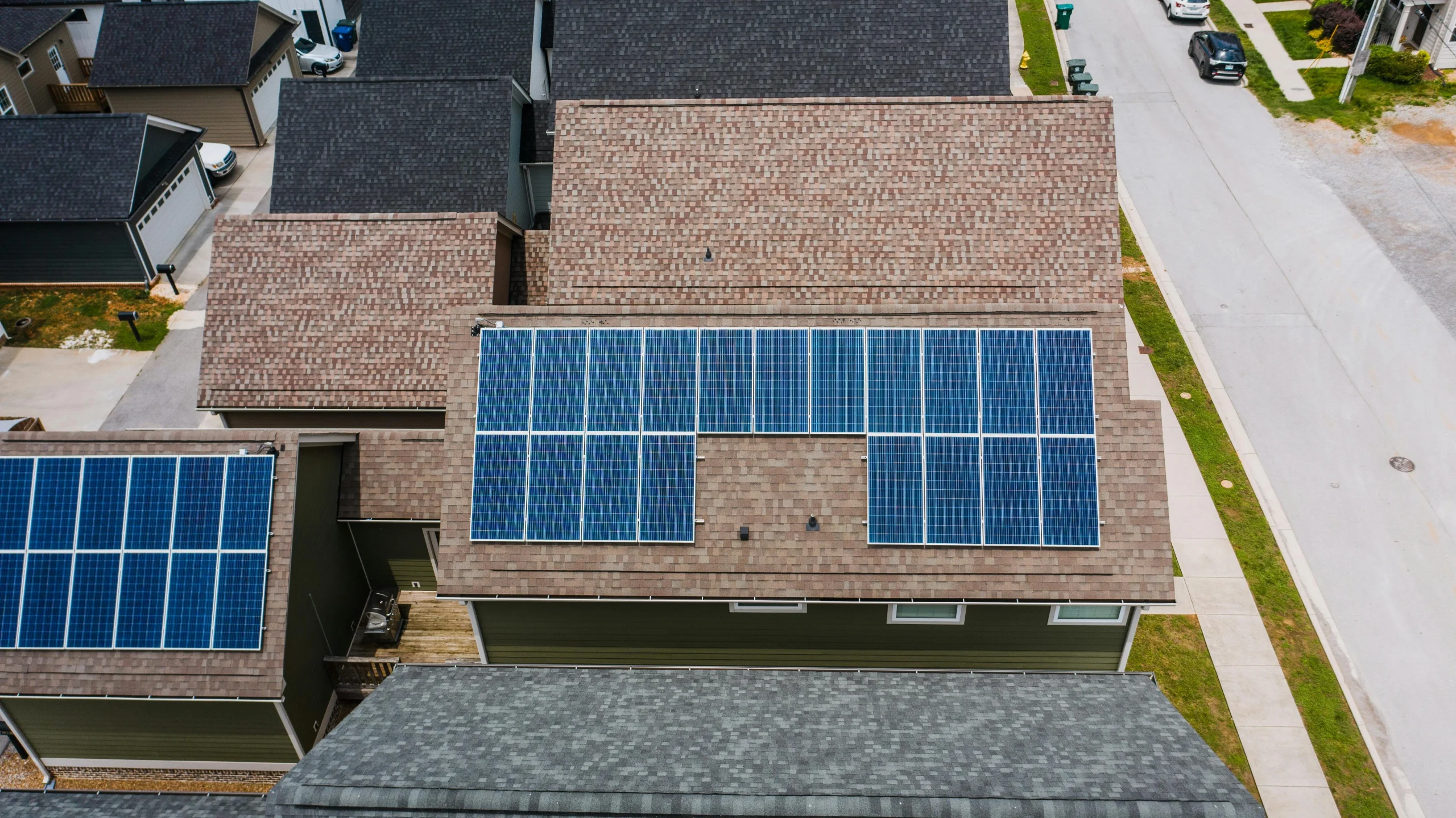 Solar Storage in Extreme Cold: Insulation and Pre-heating Strategies for Lithium Batteries